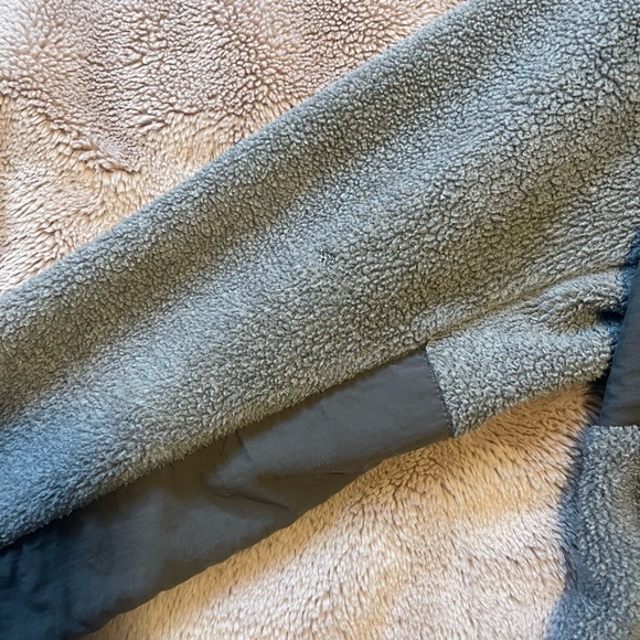 Women’s Gray North Face Denali Fleece Zip-up jacket - Picture 6 of 6